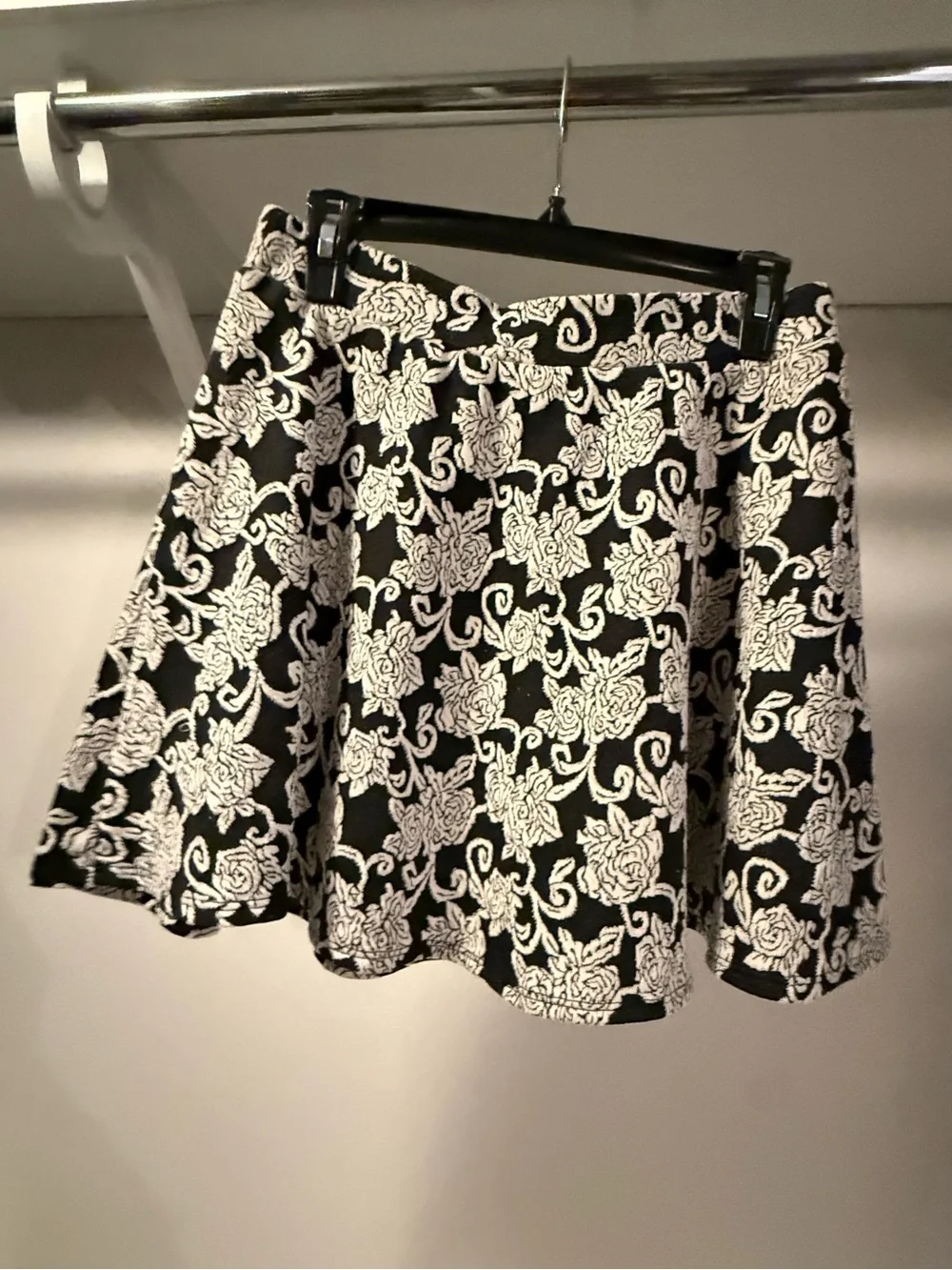 Joe Benbasset Black and White Floral A-Line Skirt
